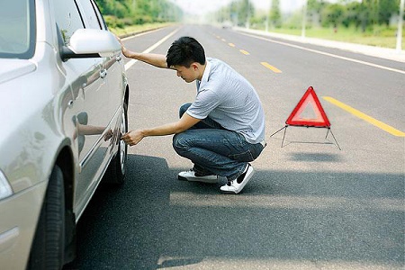 人保车险|三者险的作用大揭秘，为你的行驶安全加分！